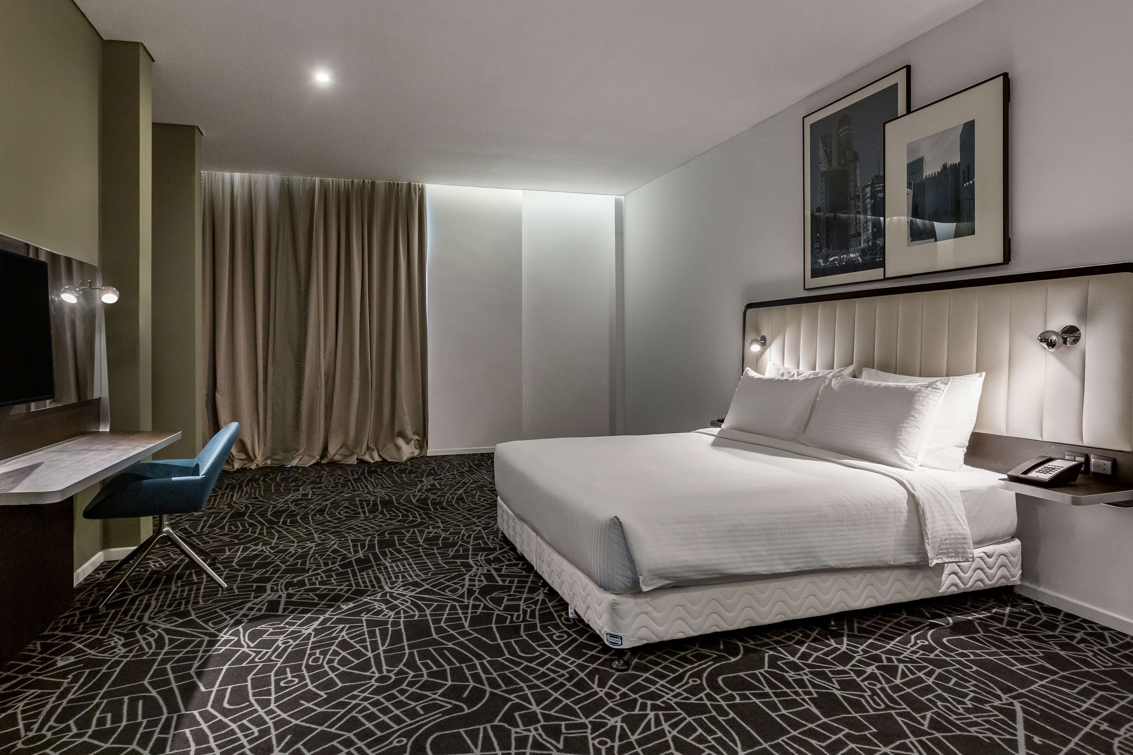 Suite, 1 Schlafzimmer | 1 Schlafzimmer, Zimmersafe, Schreibtisch, laptopgeeigneter Arbeitsplatz