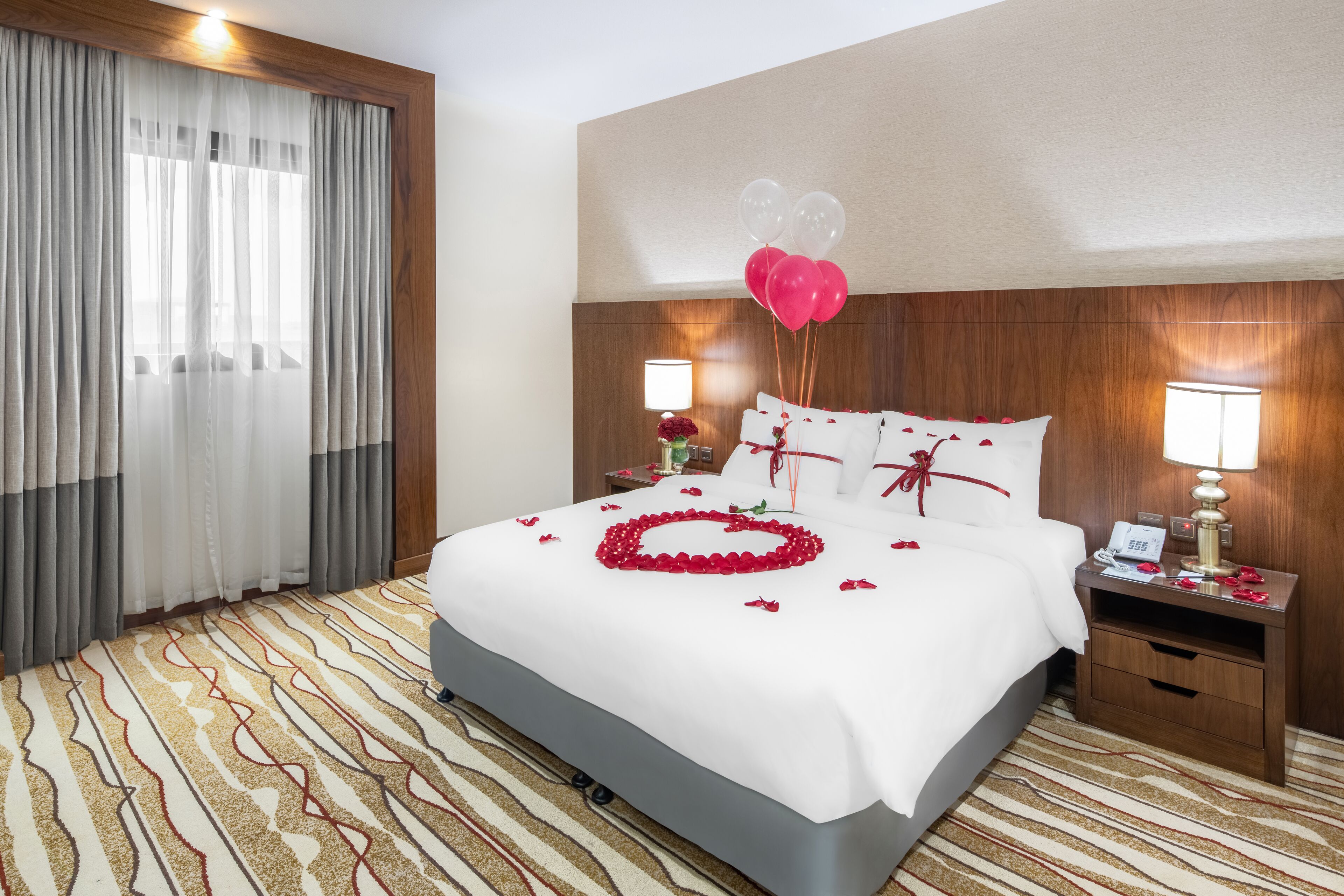 客房內保險箱、獨特裝潢、布置獨特、書桌