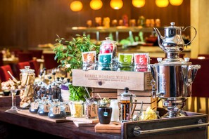 Daily continental breakfast for a fee - Radisson Blu Hotel, Buraidah (Buraydah)