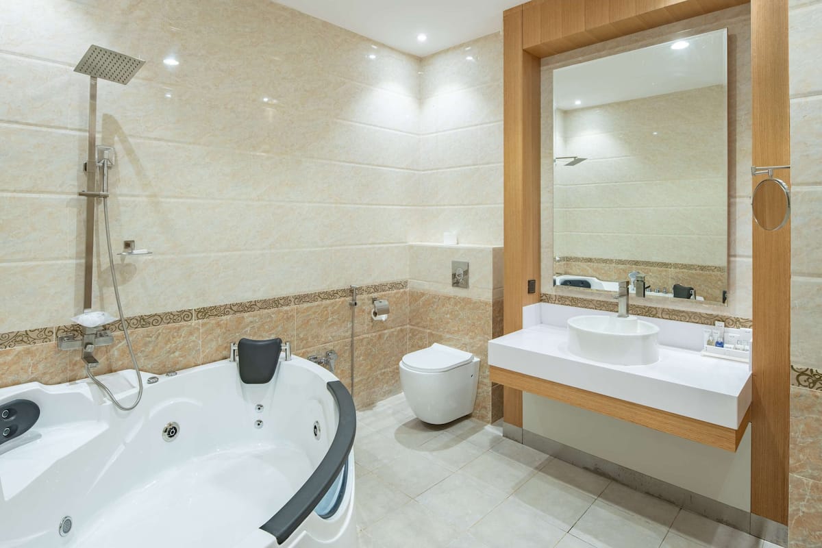 villa, 4 bedrooms | bathroom | combined shower/bathtub, free toiletries, hair dryer, slippers