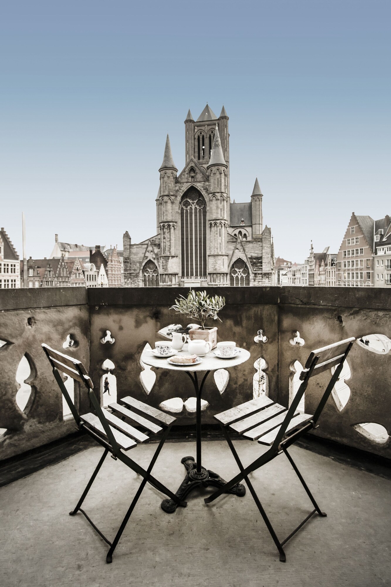 Carriage with Private Terrace | 露台