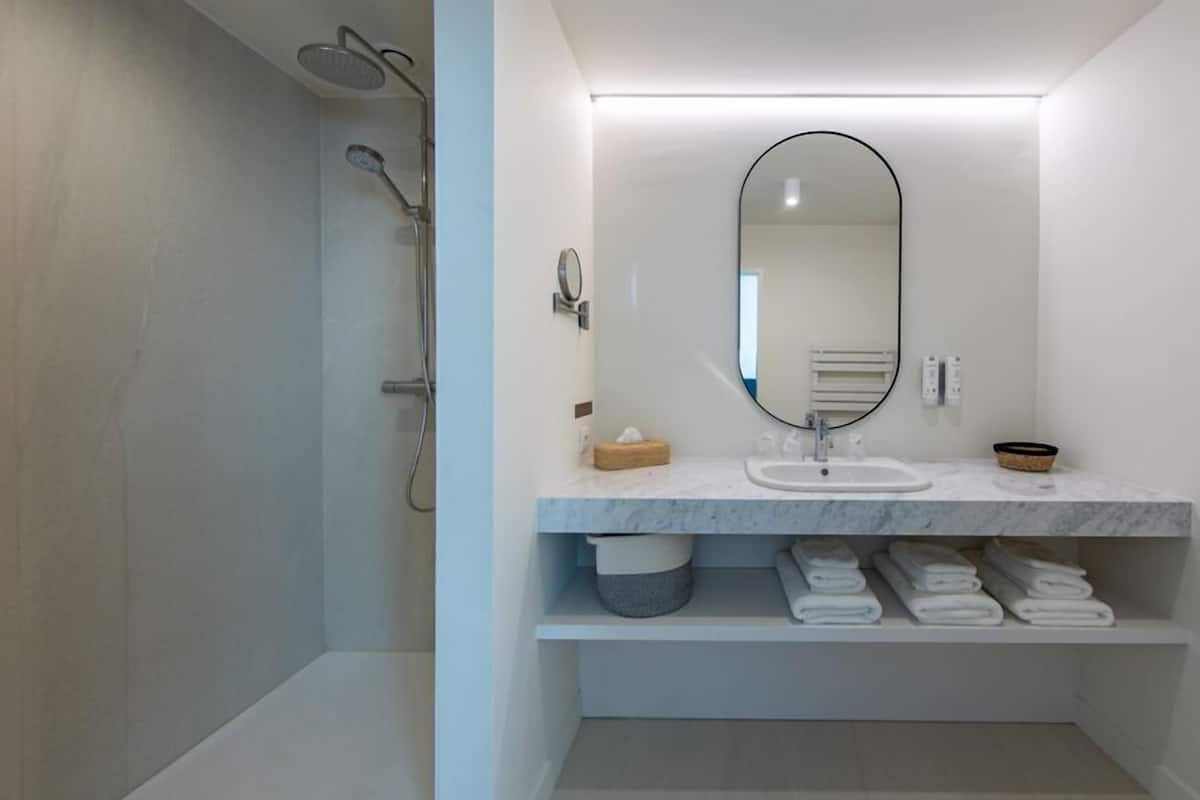 Chambre Triple Confort | Salle de bain