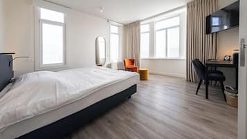 Luxe tweepersoonskamer (Prestige) | Een minibar, een kluis op de kamer, een bureau, een laptopwerkplek