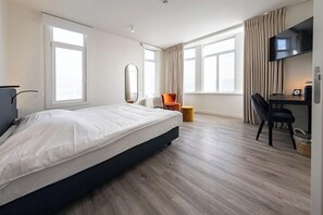 Minibar, in-room safe, desk, laptop workspace