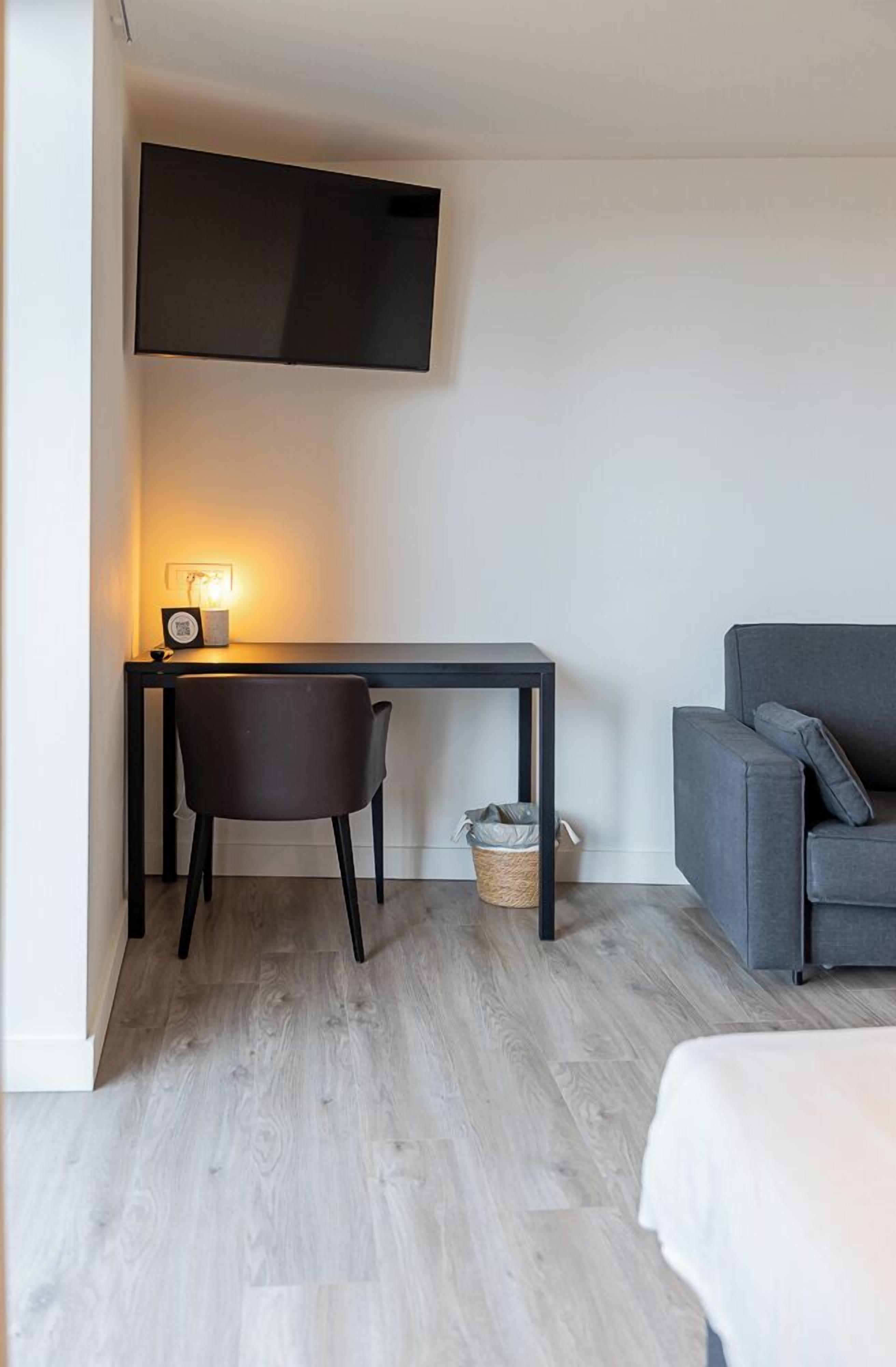 Comfort Double Room | Minibar, in-room safe, desk, laptop workspace