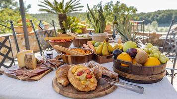 Deluxe-Villa, mit Bad | Frühstücksgericht | Tägliches inbegriffenes Frühstücksbuffet