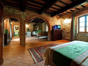 Superior Suite, Ensuite, Garden View ("Girasole") - Il Giuncheto (Trequanda)