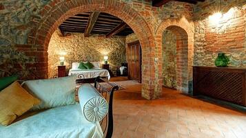 Suite Superior, bagno in camera, vista giardino ("Girasole") | Insonorizzazione, Wi-Fi gratuito