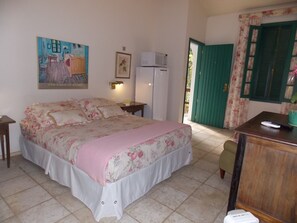 Roupas de cama antialérgicas, frigobar, individualmente decorados