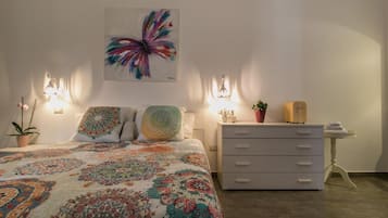 Hochwertige Bettwaren, Schreibtisch, schallisolierte Zimmer