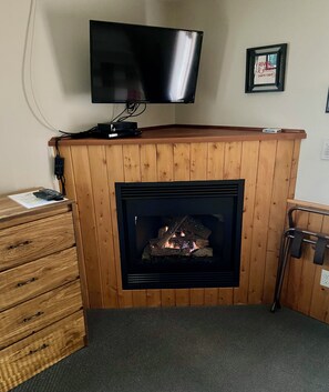 Cabin 5 (Twin Beds After Labor Day) | Individually decorated, individually furnished, iron/ironing board
