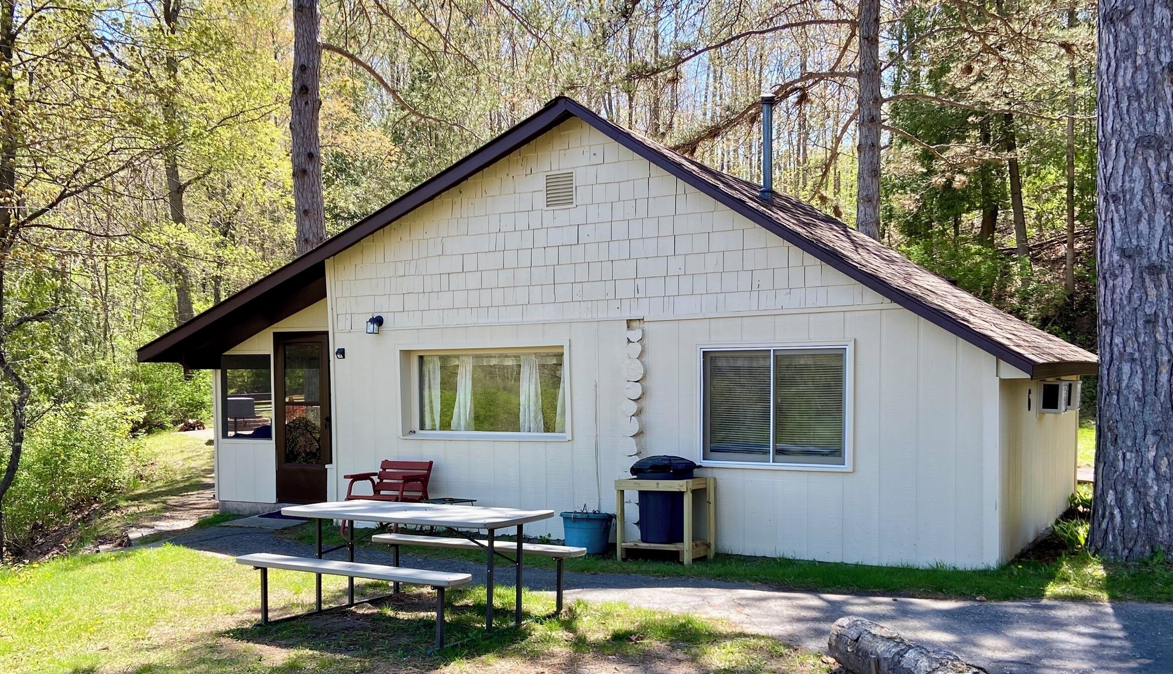 Cabin 6 | Individually decorated, individually furnished, iron/ironing board