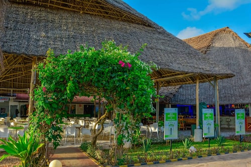 Private beach, white sand, sun-loungers, beach umbrellas