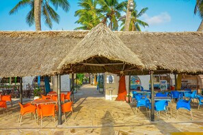 Outdoor dining - Best Western Jangwani Sea Breeze Hotel (Dar es Salaam)