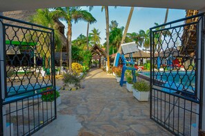 Exterior - Best Western Jangwani Sea Breeze Hotel (Dar es Salaam)