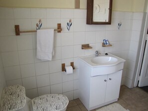 Free toiletries, hair dryer, towels