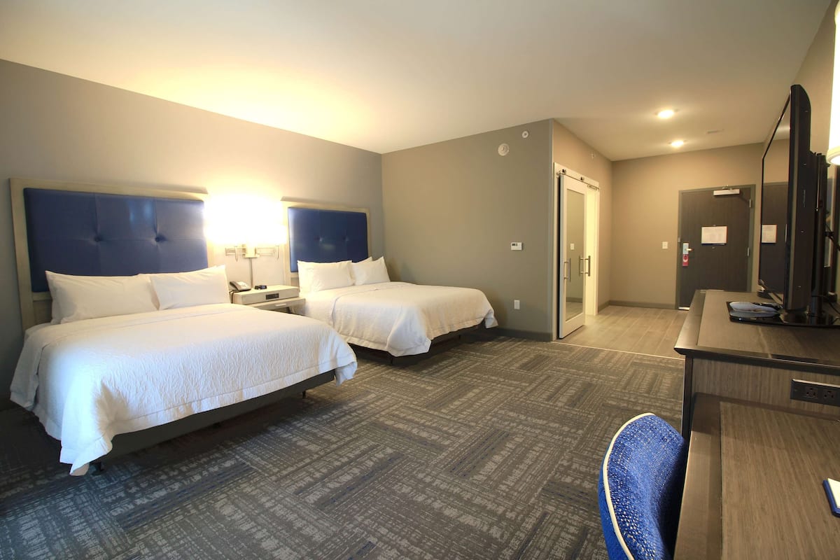 In-room safe, desk, laptop workspace, blackout curtains