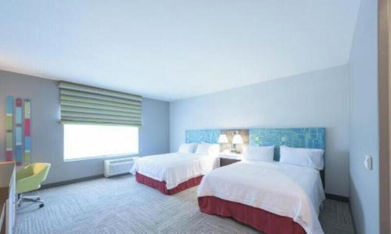 Premium bedding, in-room safe, desk, iron/ironing board