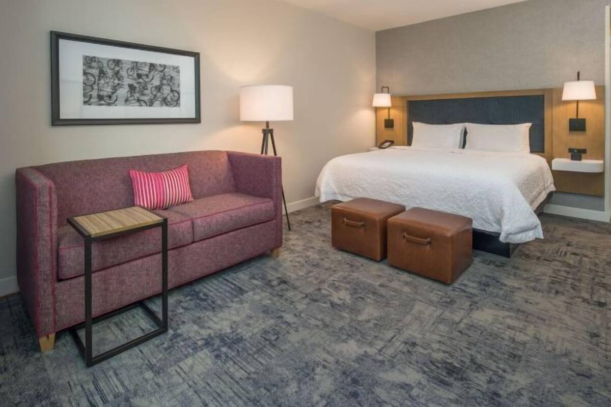 1 bedroom, hypo-allergenic bedding, desk, laptop workspace
