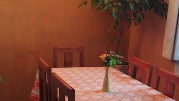 Desayuno completo incluido todos los días