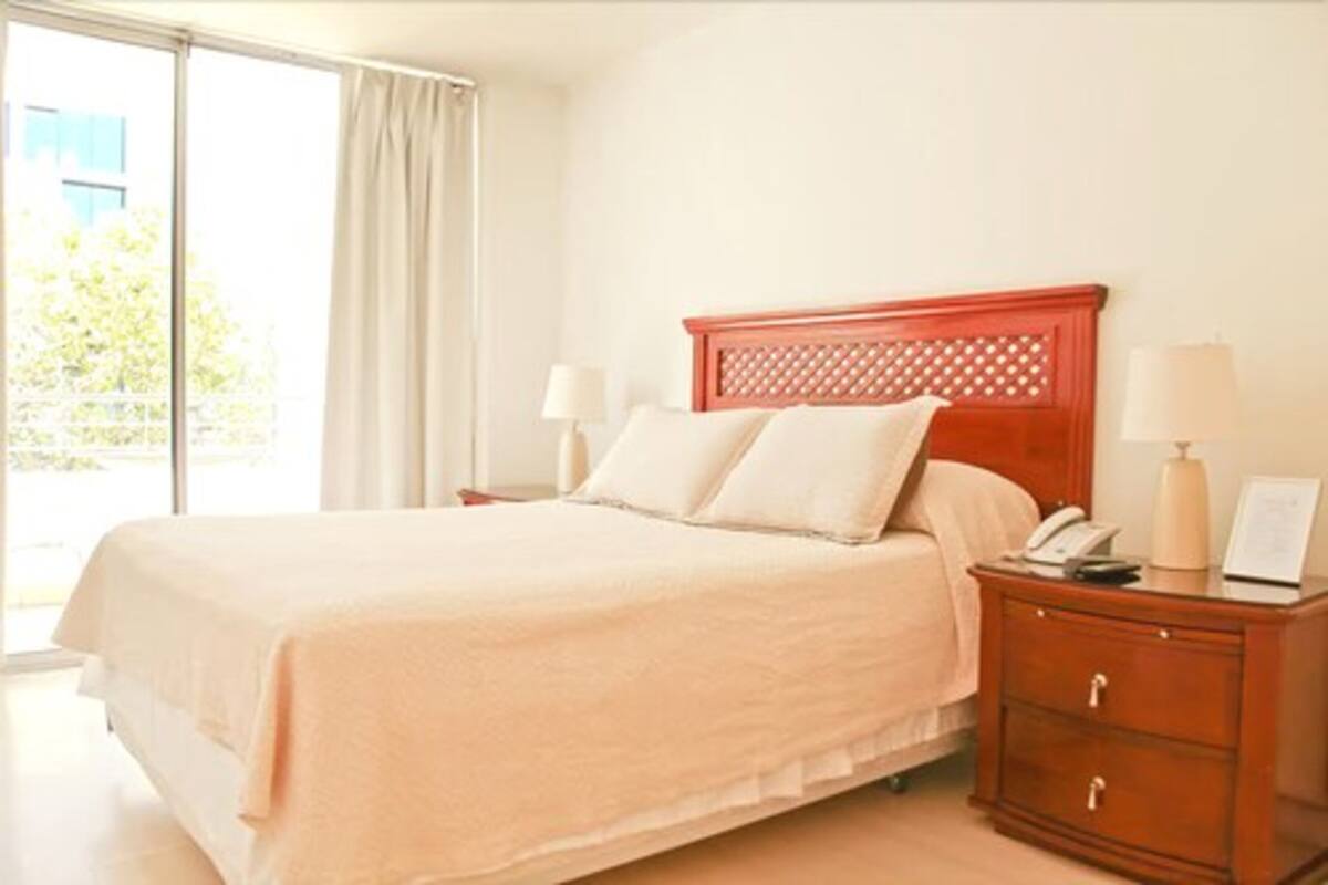 Standard Apartment, 2 Bathrooms, Futon | 미니바, 객실 내 금고, 다리미/다리미판, 무료 WiFi