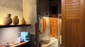 Dobbeltrom – comfort | 1 soverom, minibar og safe på rommet