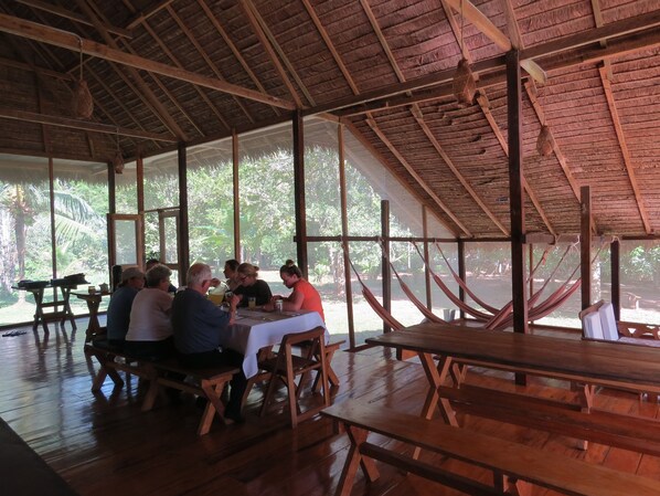 Lobby lounge