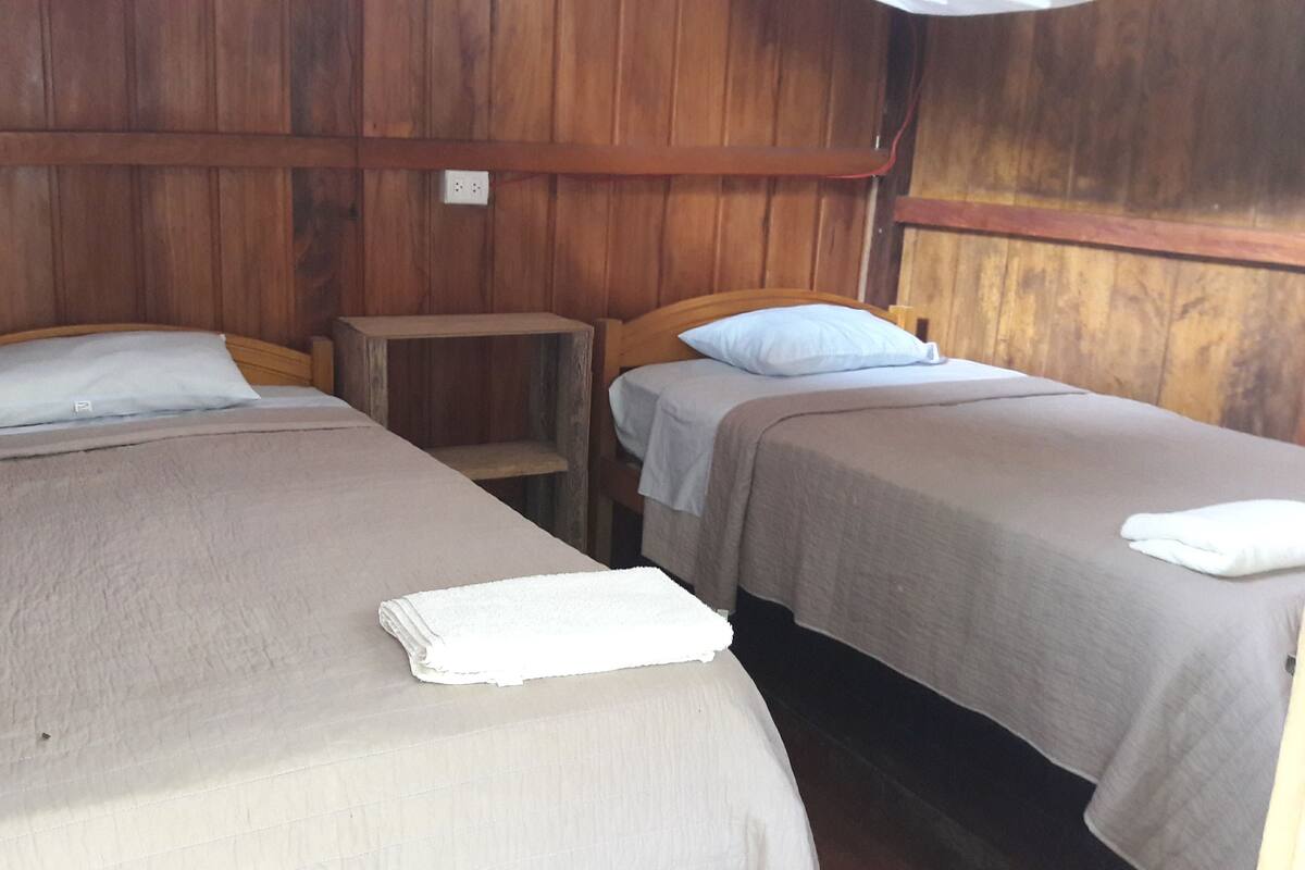 Rollaway beds, bed sheets