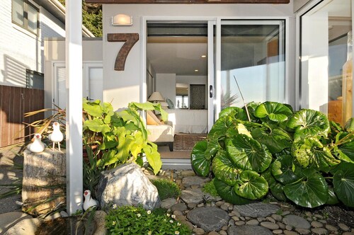  Kapiti Waves Beach Retreat