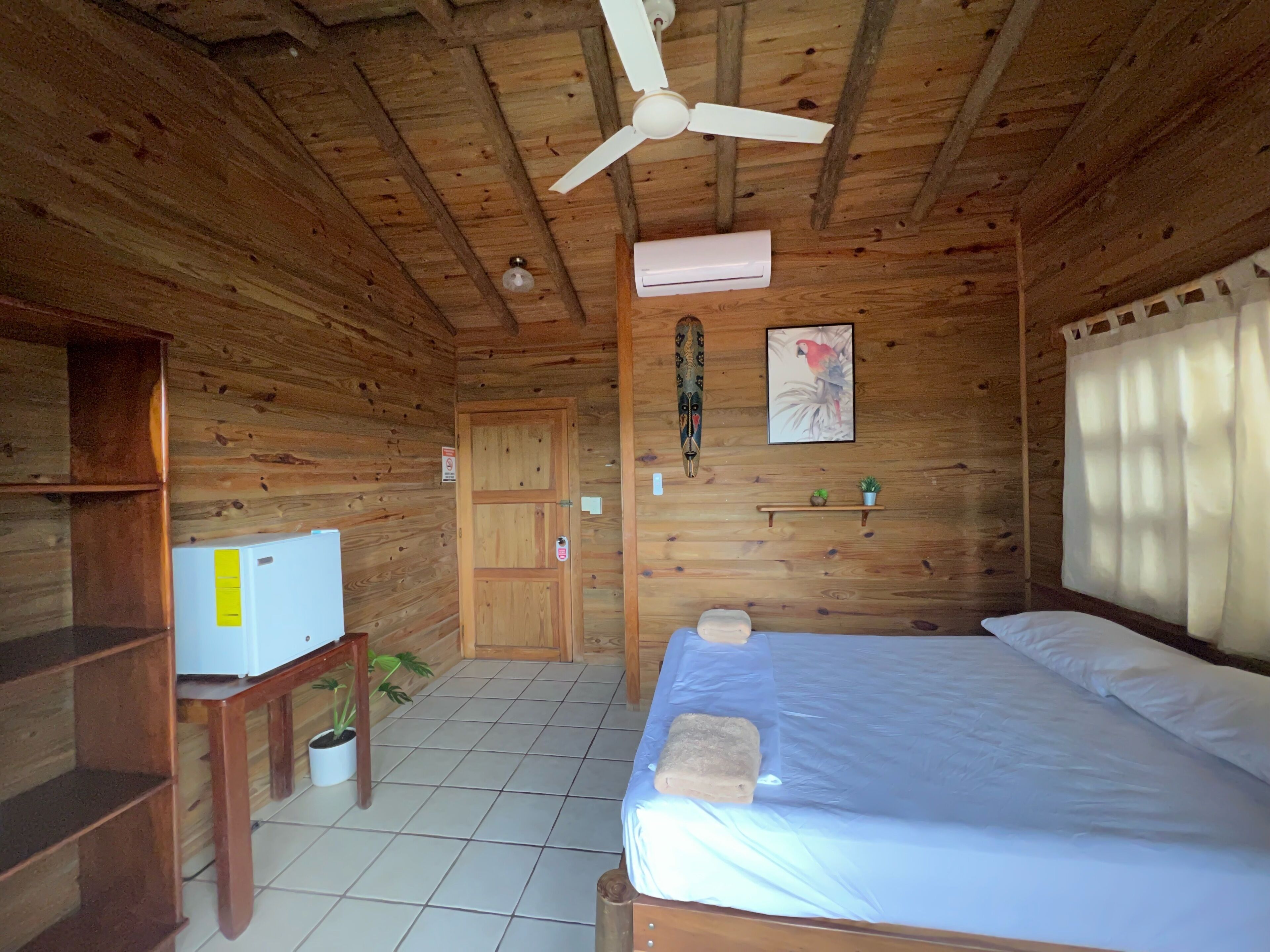 cabin, 1 bedroom | in-room safe, free wifi, bed sheets
