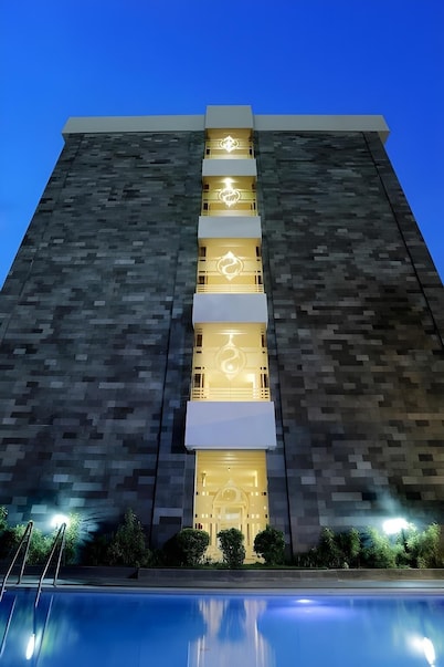 Sutan Raja Hotel & Convention Palu