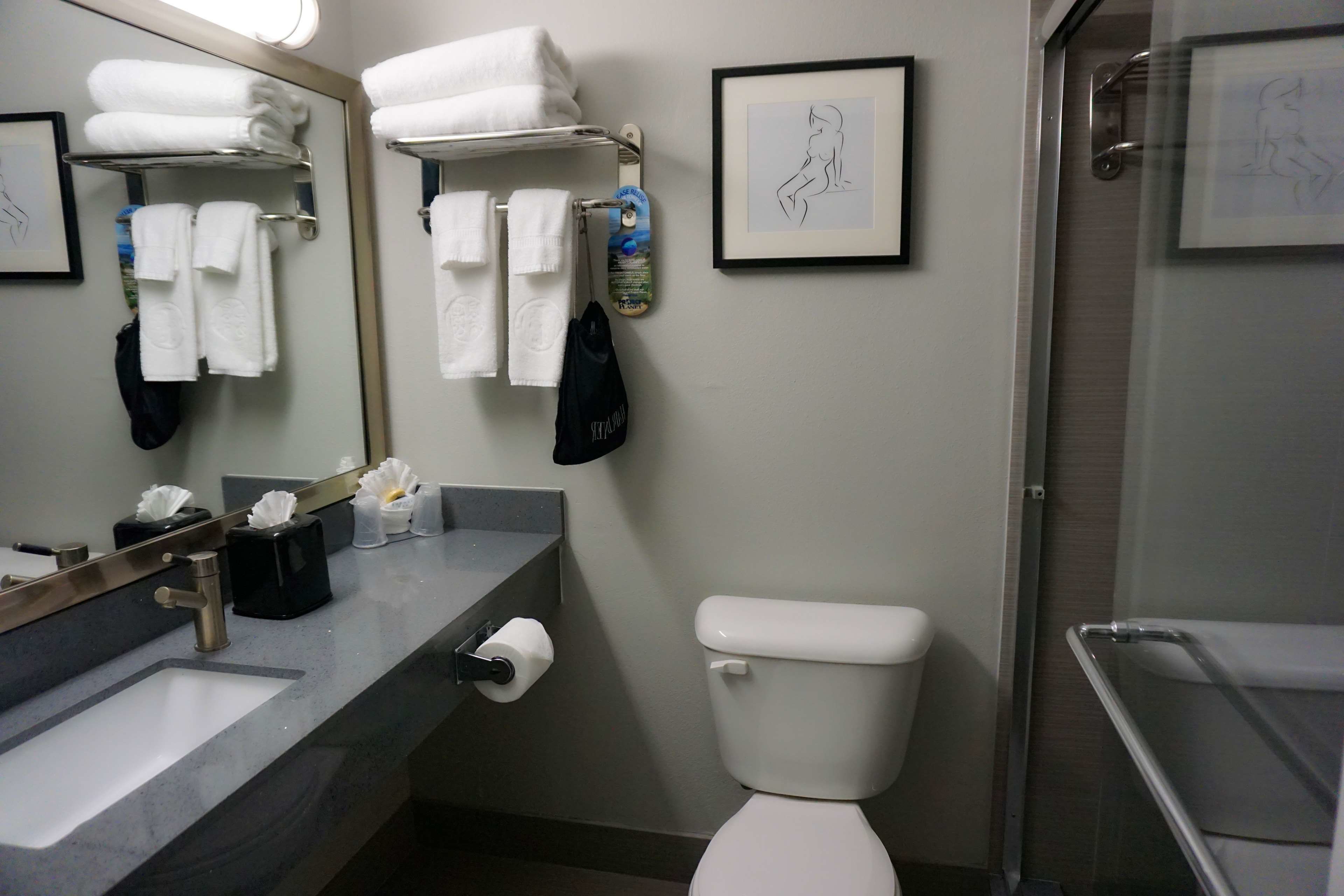 shower, free toiletries, bathrobes, slippers