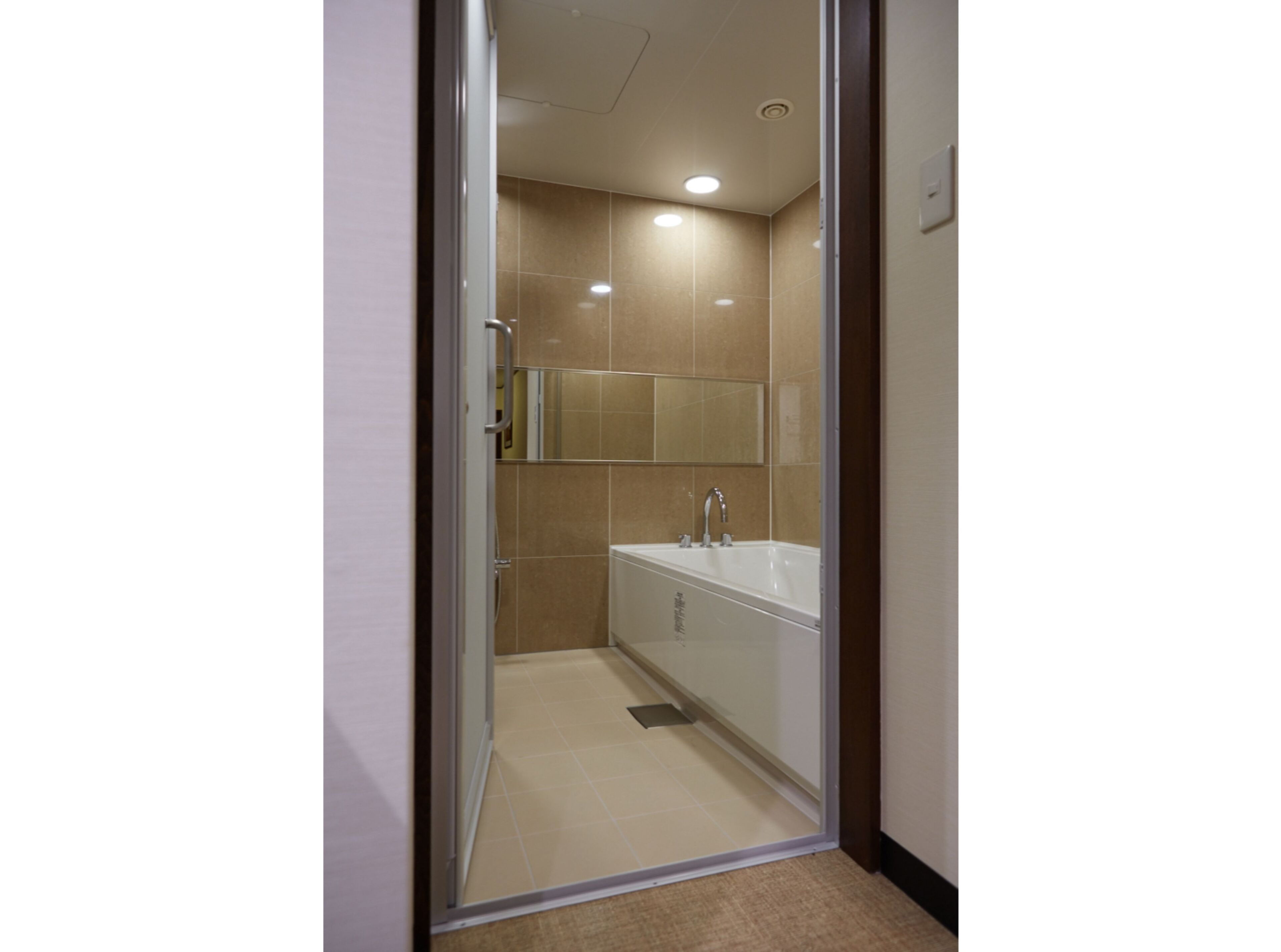 standard twin room | bathroom | free toiletries, hair dryer, slippers, bidet