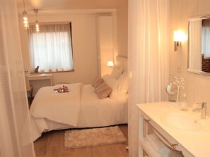 Double Room, Ensuite, Garden View (Accroche coeur)