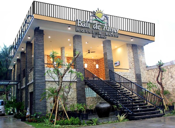 Exterior detail - Bali De Anyer Hotel and Restaurant (Carita)