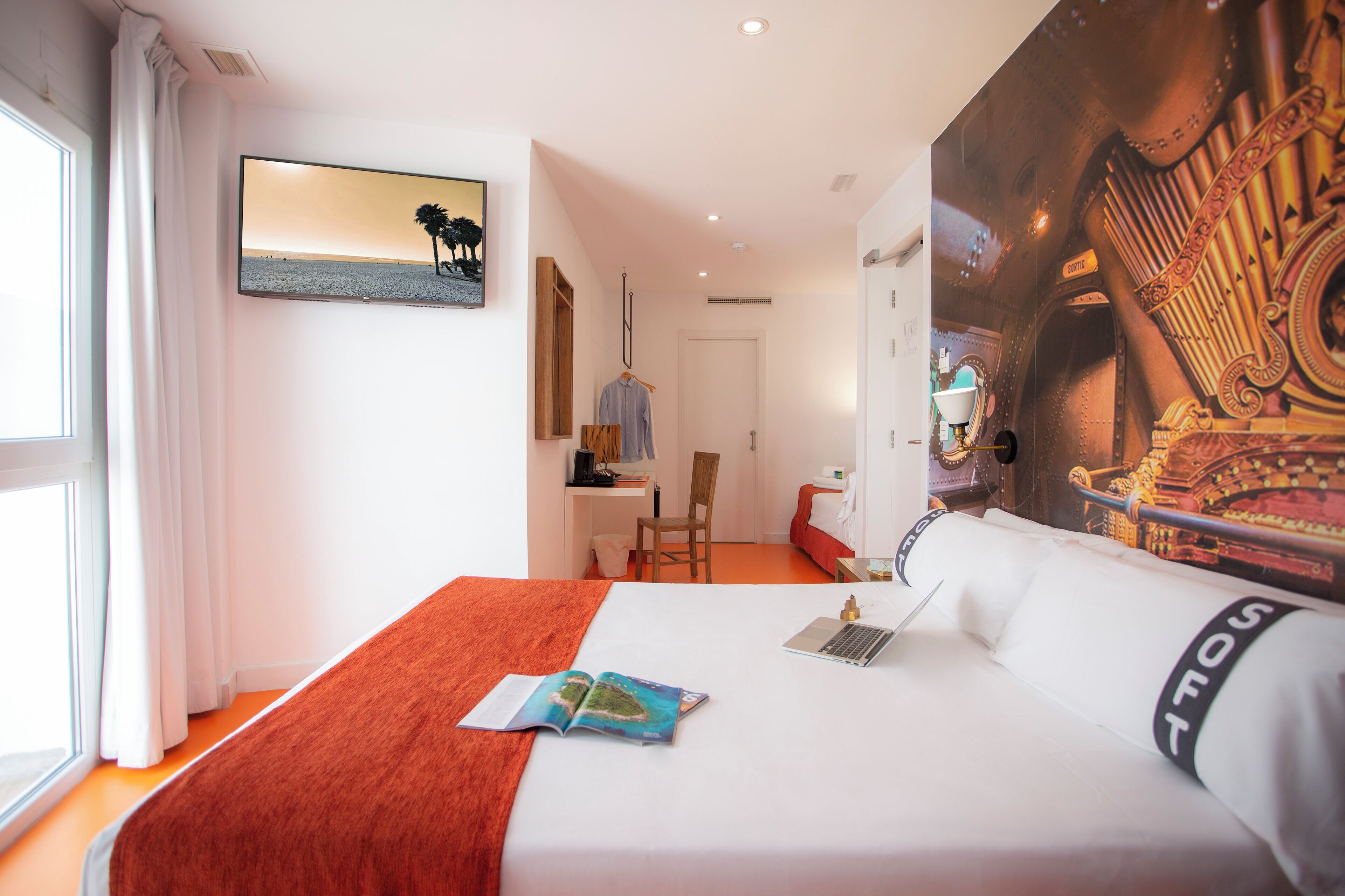 Minibar, individuell dekoriert, Schreibtisch, Verdunkelungsvorhänge