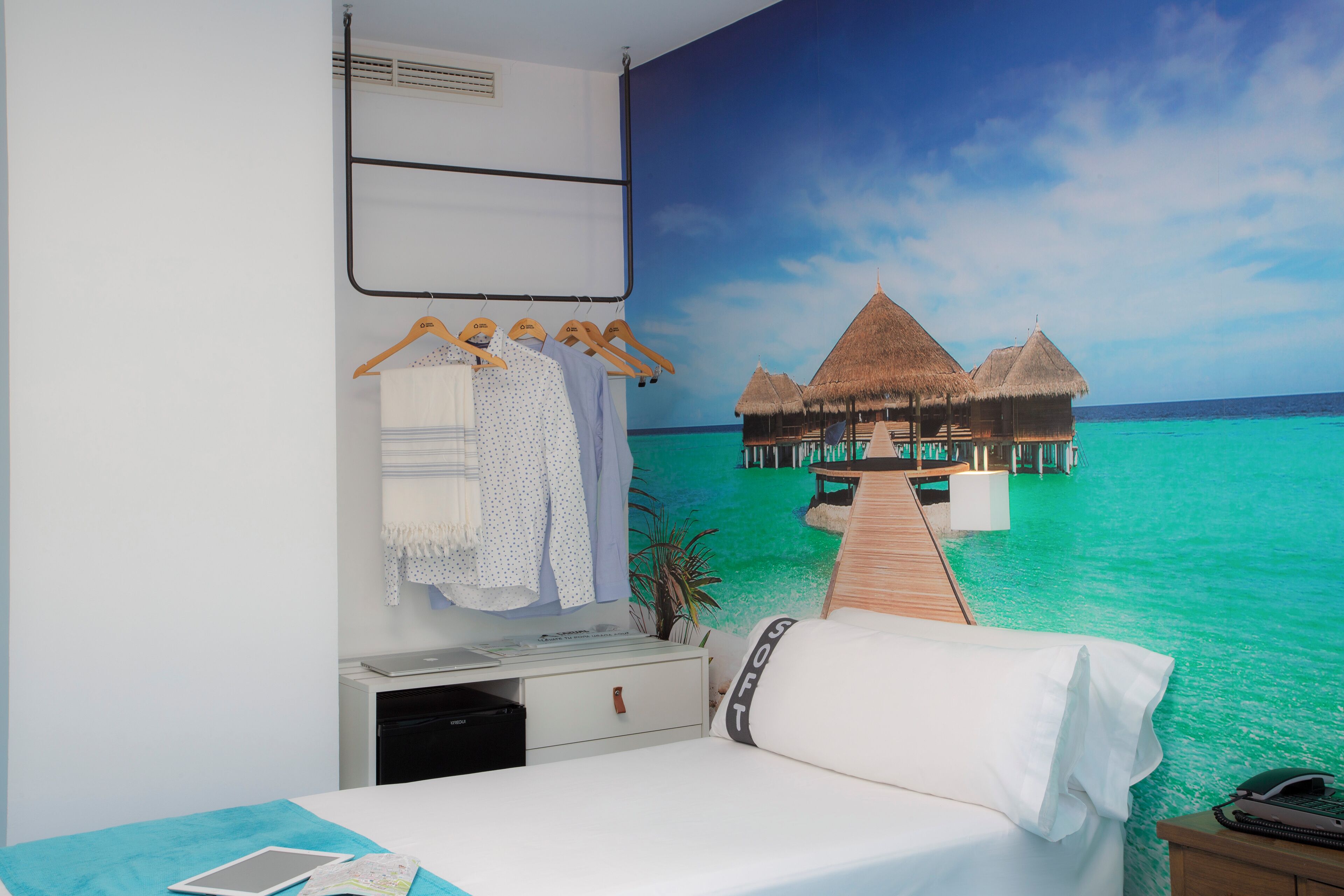 standard twin room | minibar, individually decorated, desk, blackout curtains