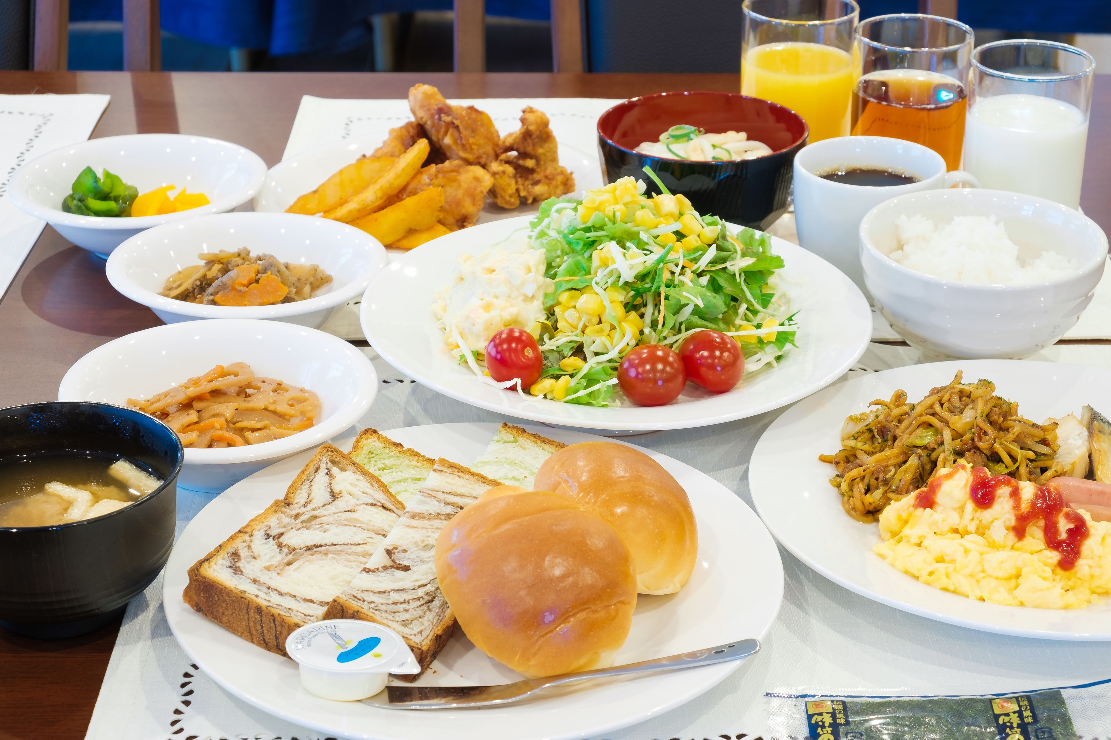 daily buffet breakfast (jpy 1320 per person)