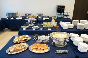 Desayuno de autoservicio todos los días (con cargo)