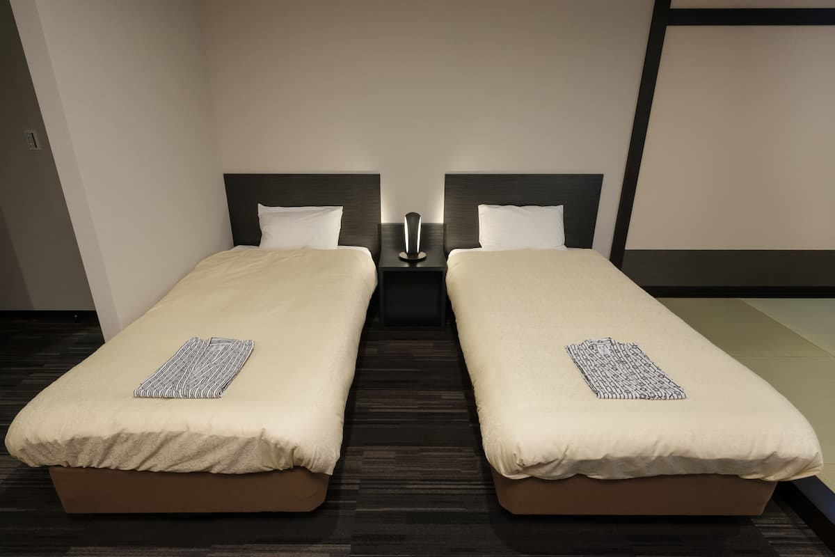 1 bedroom, blackout curtains, soundproofing, iron/ironing board