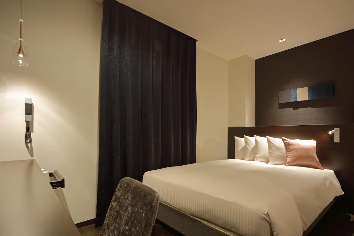 Habitación, no fumadores (Universal, Unit Bath) | Ropa de cama de alta calidad, edredones de plumas, caja fuerte