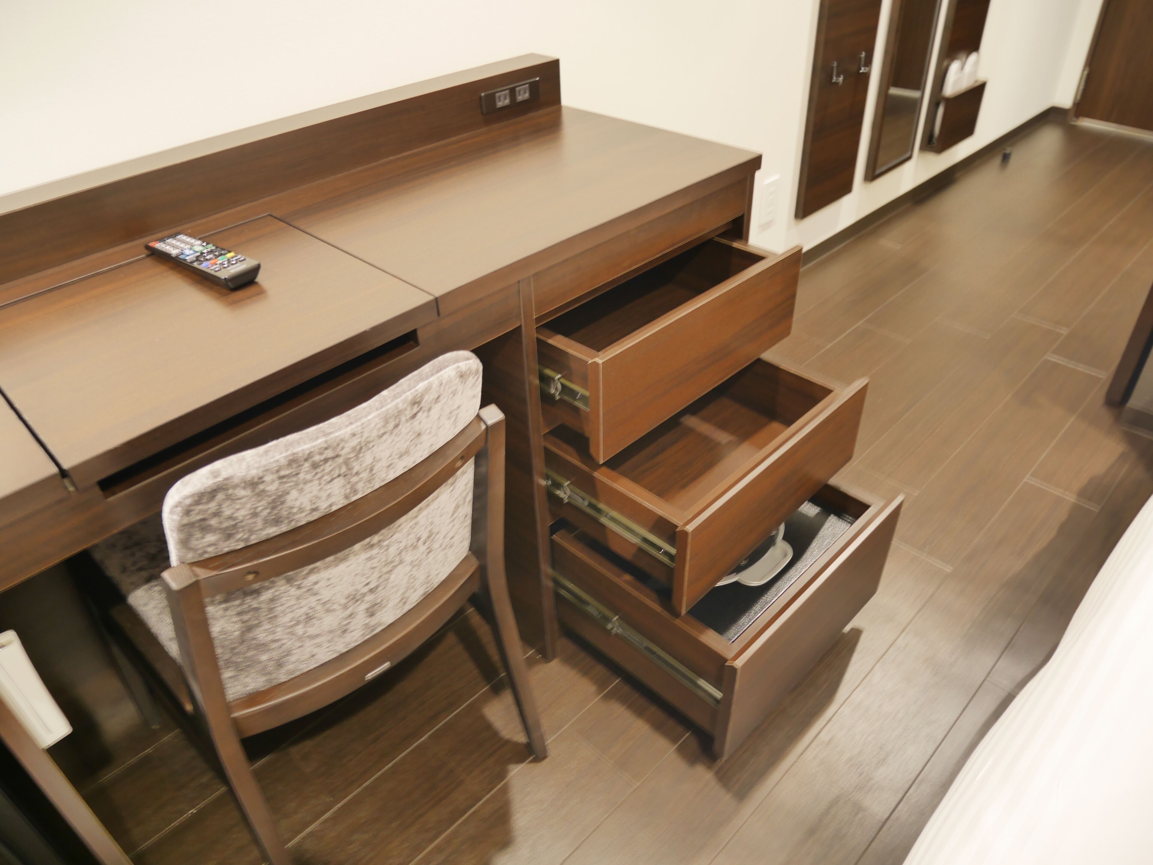 1 bedroom, premium bedding, down duvets, in-room safe