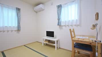 傳統客房, 非吸煙房 (Japanese Style, For 1-2 people, Wi-Fi) | 書桌、熨斗/熨衣板、免費無線上網、床單