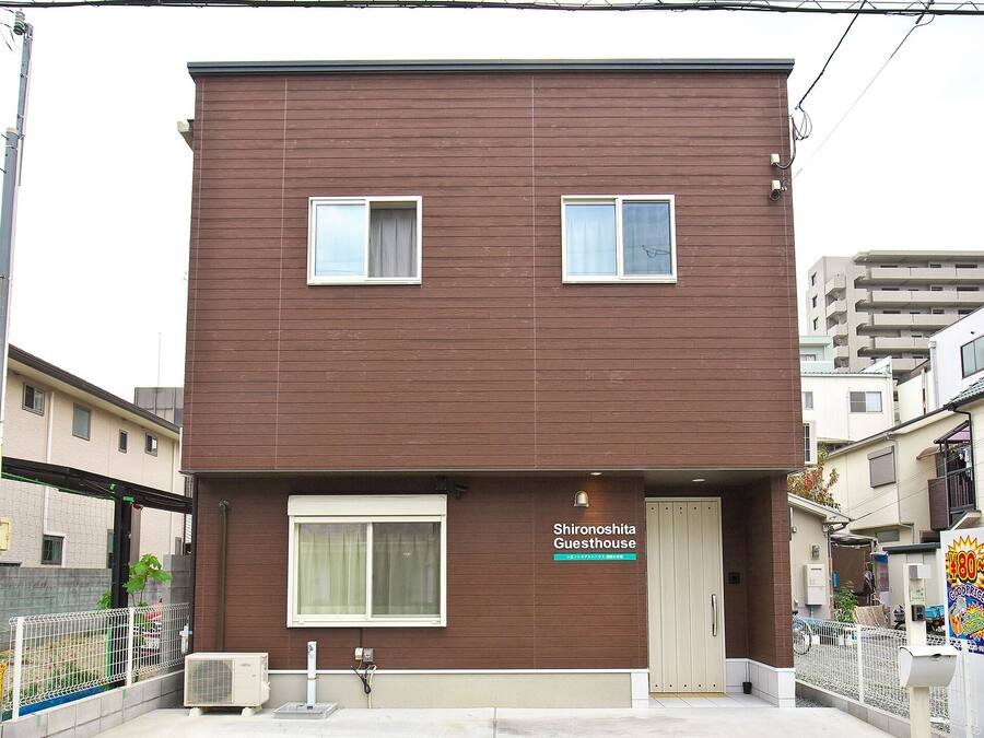 Room, Non Smoking (With bunk beds, For 4-6 people, Wi-Fi) | Meja, seterika/papan seterika, Wi-fi percuma, cadar katil