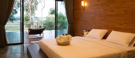 Minibar, rollaway beds, free WiFi, bed sheets