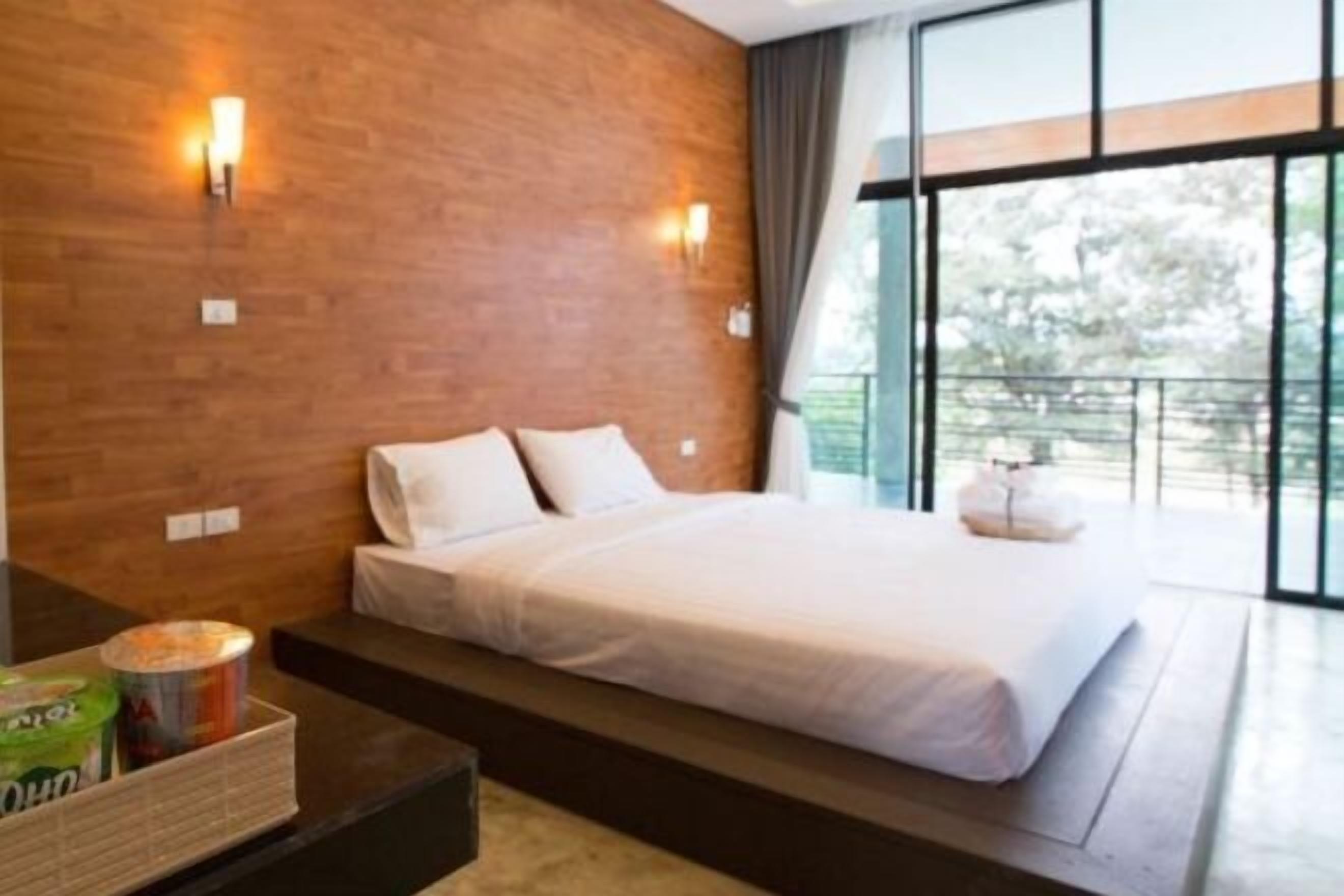 Minibar, camas plegables/adicionales, wifi gratis y ropa de cama 