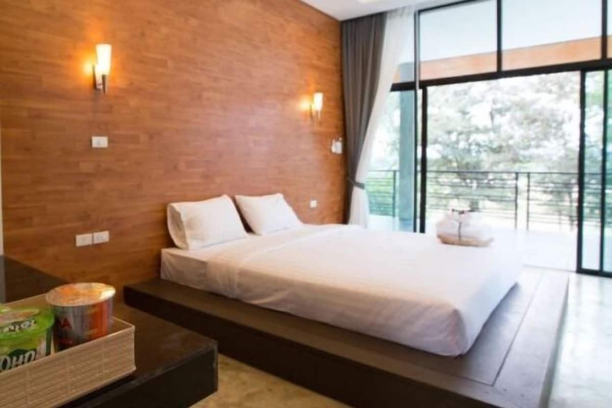 迷你吧、折叠床/加床(额外收费)、免费 WiFi、床单