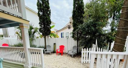 Key Lime Condo, steps to the beach. Pet Friendly.