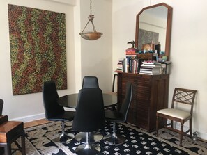 Dining - Upscale, large, high-ceilings, mid-town doorman NYC apartment centrally located (New York)