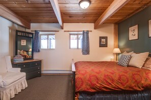 12 bedrooms, free WiFi, bed sheets, wheelchair access